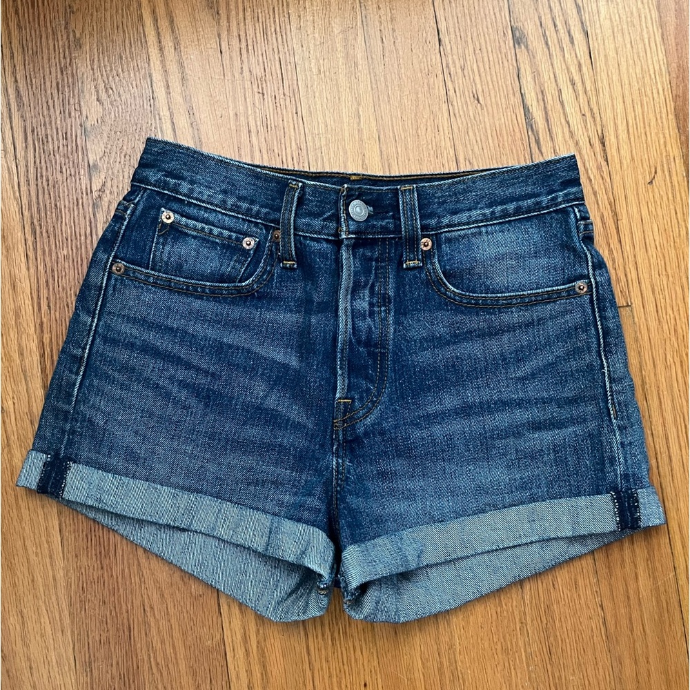 Levi’s Rolled Women’s Shorts